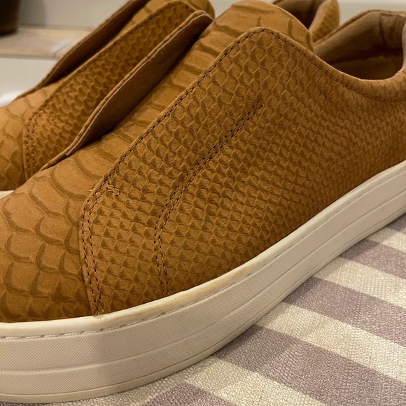 J Slides Heidi Tan Embossed Croc size 8 - Picture 3 of 12